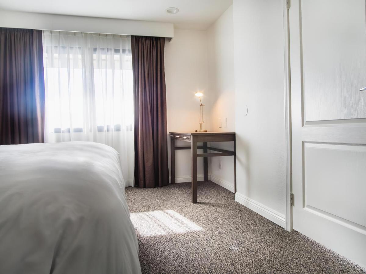 Serene Vegas Boutique Hotel Лас-Вегас Экстерьер фото