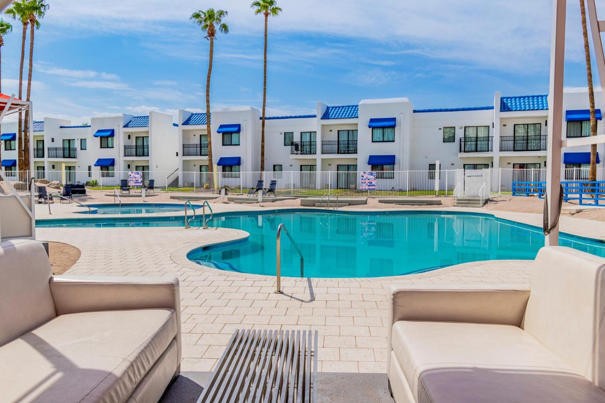Serene Vegas Boutique Hotel Лас-Вегас Экстерьер фото
